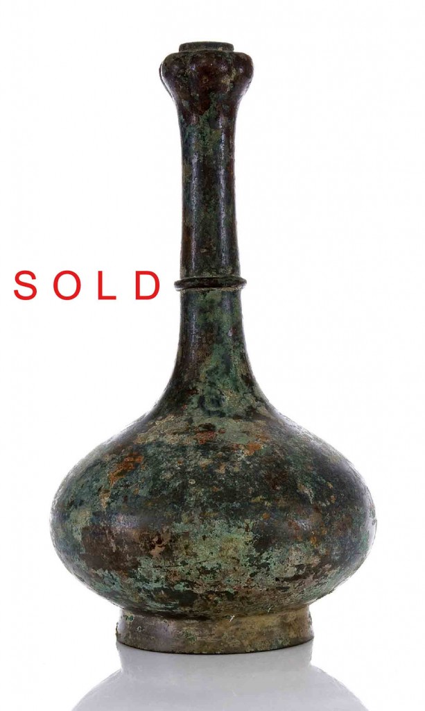 Zhou Han Dynasty Large Archaic Bronze Garlic–Head Vase
